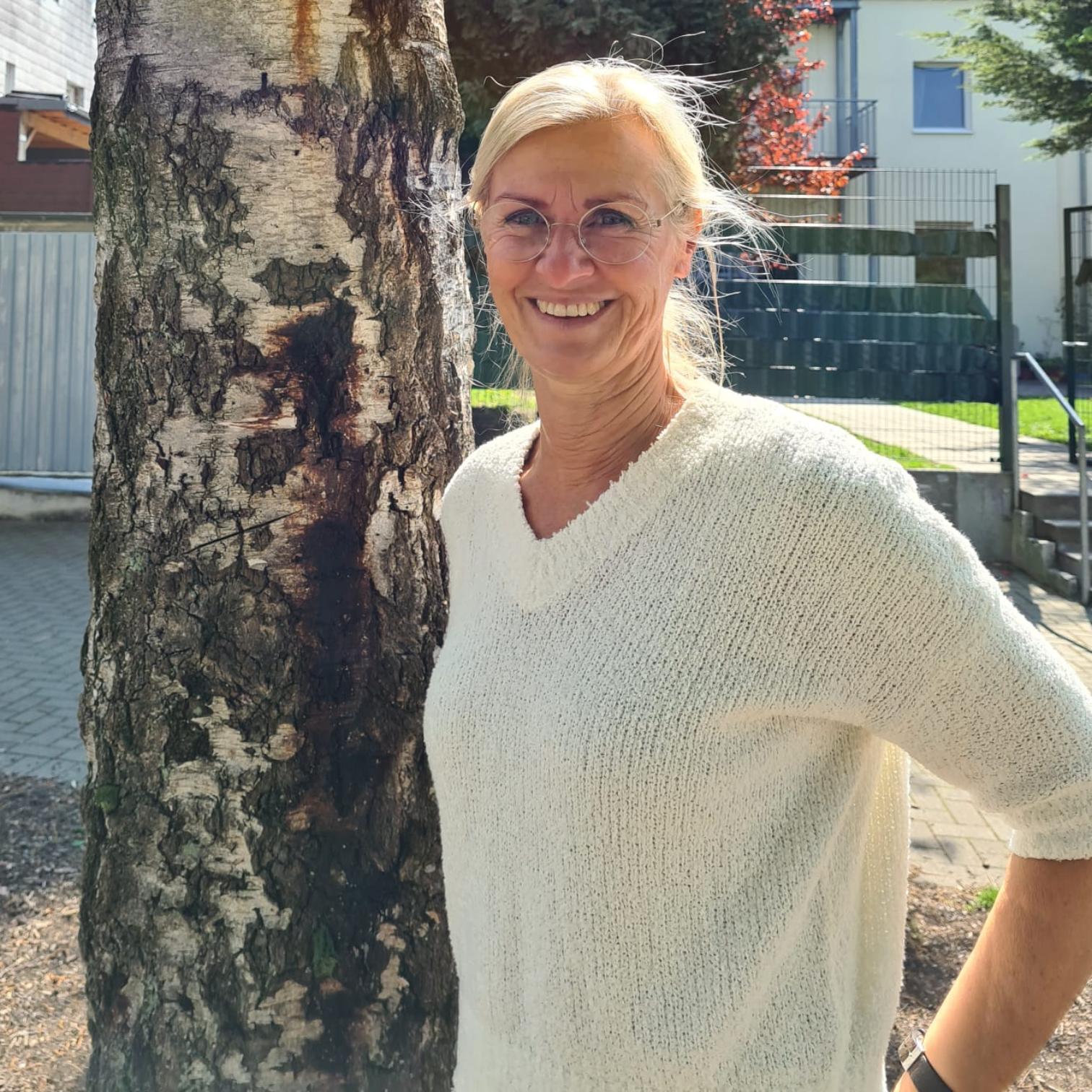 Claudia    Blau